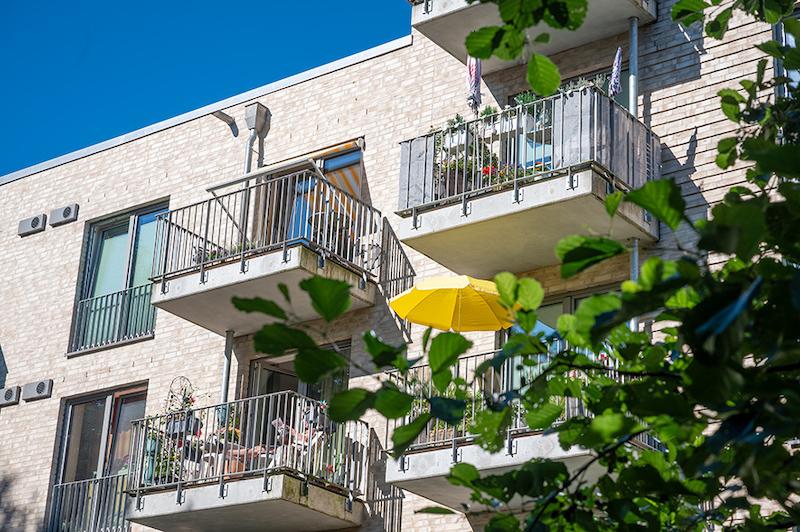 Obere 2 Geschosse mit Blick auf bepflanzte Balkons